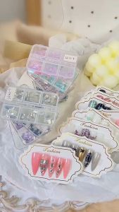 1 Kotak Manik Untuk Hiasan Nail Arts Kantong Berlian Imitasi Bentuk Asimetris Untuk Dekorasi Rhinestones 3D Nail Art DIY