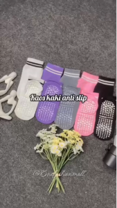 ONEFASHIONMALL Kaos Kaki Pendek Motif 2 Garis Anti Slip Wanita Socks Olahraga Pilates Gym KK016