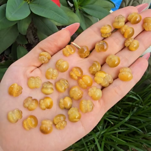 Q1667 Charm túi tiền đá Mắt Hổ Vàng Tâm thuộc dòng Thạch Anh size 10x11mm mix với vòng Tóc Vàng trông cũng cũng lắm cho mệnh Thổ và Kim - Phong Thuỷ TUDO