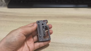 5 IN 1 ไทเทเนียมพวงกุญแจมีดพับประแจมัลติฟังก์ชั่ไขควง Corkscrew กลางแจ้ง EDC Self-Defense TOOL 5CR ใบมีด