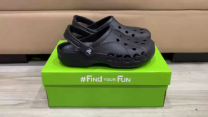 Dép sục crocs baya classic clog chuẩn xịn chống hôi chân nhựa tế bào êm mềm đúc liền khối siêu bền đi mưa lội nước đi biển Crocs baya classic clog cho cả nam và nữ màu đen