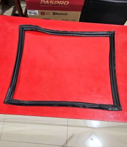 KARET PINTU KULKAS PINTU 2 POLYTRON PRW 29 HITAM (55X44CM)