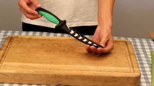 มีดแล่ปลา, ดื่มเชื้อ ถูกระดูก, มีเลือกตัด เดินชี้เนื้อ มีดแล่เนื้อคมคม เทรดตัวแทนกระดูก ขนาดใบเมื่อปลาย 6.5 นิ้ว + ซองเก็บสายมีด