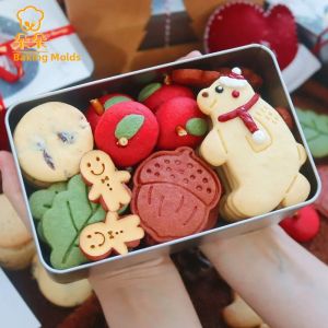 Christmas Cookie Baking Tool Cartoon Squirrel Bear Press Mold 3D Flower Stamp Kitchen Cooking Utensils Portable Baking Tools