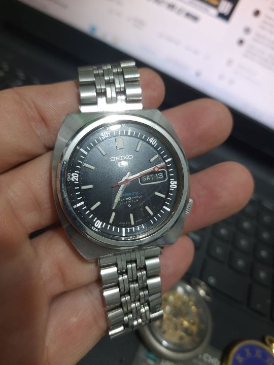Đồng hồ thể thao xưa, sản xuất những năm 197x,sai 38mm không đo núm ...