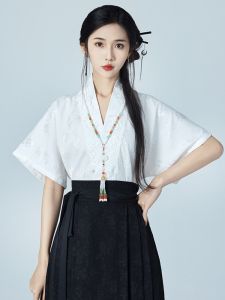 Loose Short Sleeve Broderied Shirt for Women Style Retro Work Clothing with V-Neck and Embroidered Pattern