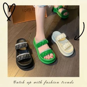 QZshop รองเท้าแตะ สวมสำหรับคุณผู้หญิง เสริมความมั่นใจ ฉบับตัวแม่ รุ่นนี้ ยางคุณภาพดี ทนทาน สะอาดง่าย สบายเท้ามากๆ ควรตำนาน