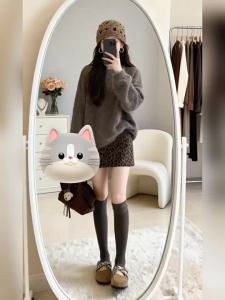 CHANGTONG | Bộ Áo Len và Chân Váy Phong Cách Retro Độc Đáo
