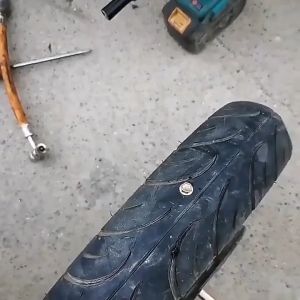 Skrup Paku Karet Tambal Ban Tubeless Isi 10 Biji Sekrup Karet Tambal Ban Motor Mobil Vakum Ban Tubeless