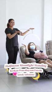 LED Standing Half Moon Beauty Lampu Spa Salon