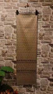 170.ผ้าฝ้าย ผ้าทอทั้งผืน ลายยกดอกหมู่มวลพรรไม้ สีเขียว