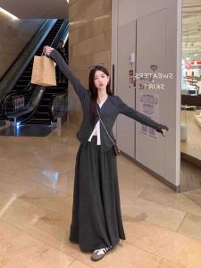 Nữ Thời Trang Đồ Len Bộ Cao Vòng Eo Cổ Chữ V Ghép Dài Tay Thon Gọn Chân Váy Midi Hai Mảnh Mùa Thu Hòa Nhạc Mùa Đầu