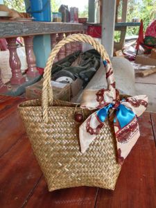 กระเป๋าทรงคิมขนาด5*6นิ้วผูกโบว์คละลาย