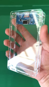 Box và Mạch sạc nhanh 22.5w cho pin 18650 21700 1260110  có cổng iphone màn hình hiển thị ( không pin)
