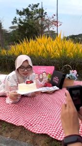 Buku YANG KATANYA CEMARA - Vania Winola