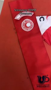 Selempang BSMM PBSM dengan lencana Kokurikulum Sash With Badge Bulan Sabit Merah Malaysia
