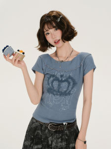 Vintage Print V-neck Slim Fit Short Sleeve Tee