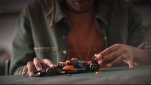 (Ready Stock) 76922 Lego Speed Champions BMW M4 GT3 & BMW M Hybrid V8 Race Cars Building Toy (676 Pieces)