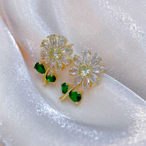 ต่างหูคริสตัลดอกไม้ใบไม้สดชื่นหรูหรา ต่างหูคริสตัล Zirconia สำหรับผู้หญิง ต่างหูแบบใหม่ปี 2024 ที่สวมใส่สบาย