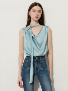 D-PLAY | Áo Blouse Không Tay Phong Cách Pháp Với Nơ Kim Loại Bóng