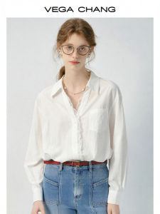 VEGA CHANG | Áo Thun V-neck Viền Ren Mẫu Thu Đẹp Thông Gió