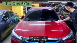 Chai xịt vệ sinh kính xe ô tô Ultima công nghệ nano dẻo chống bám nước phủ bóng cho xe dung tích 650ml