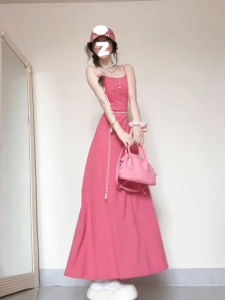 ชุดเดรสยาวแขนกุดคอวีสีชมพูสไตล์ฝรั่งเศสสำหรับผู้หญิงในฤดูร้อนปี 2025 ทรงเข้ารูปเอวสูง กระโปรงทรงเอ แขนกุด