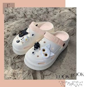 PiShops มาแล้วจ้า รองเท้าหัวโตแฟชั่น คุณภาพดี มี 4 สีให้เลือกสวมใส่ งานสีทูโทนถูกใจสาวๆแน่ แถมมีตัวติดน้องแมวมาให้อีกด้วย ราคาไม่แพงนะสั่งเลยคุ้มแน่นอนจ้า