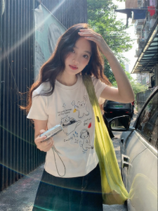 Mixd | Áo Thun In Trắng Cổ Tròn Form Regular