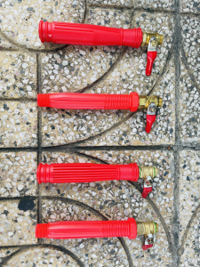 Tay cầm đỏ khóa vanbi chuyên dùng cho bình phun xịt các loại