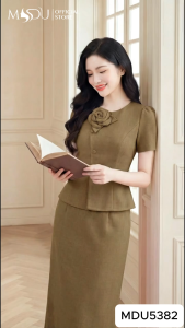 Váy Thiết Kế MDU5382 Xước Thái Nâu Ôm Nhẹ Peplum Đính Hoa Cúc Sang Trọng Tôn Dáng Từ MDU