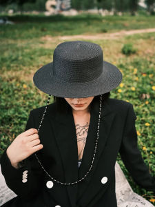 Elegant French Style Pearl Chain Straw Hat Womens Spring Summer Flat Top Beach Vacation Sunshade Hat Wide Brim Outdoors Cap