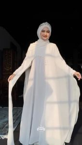 Gamis Pesta Luna Abaya: Model Batwing & Aplikasi Payet Mutiara