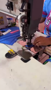 สายรัดก๊อกแก๊ก 1นิ้ว 1ตันเกรดA (พรีเมียม) มาตรฐานUSA หัวล็อคเหล็กด้ามจับหุ้มพลาสติก(หนา) ตะขอS ใช้รัดรถมอเตอร์ไซค์ รัดของบนรถยนต์ มี 6 สี