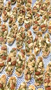 Bánh thuyền trải hạt ngũ cốc Granola Hoa Trà Cookie thơm ngon đầy đủ dinh dưỡng hỗ trợ ăn kiêng giảm cân hiệu quả