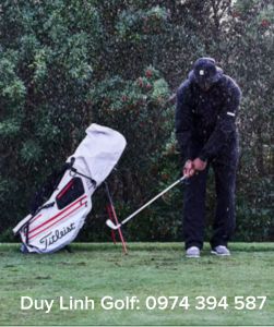 Bộ quần áo mưa nam nữ golfer TaylorMade  chất liệu vải nilong siêu nhẹ chống nước tuyệt đối khóa zip chơn chu