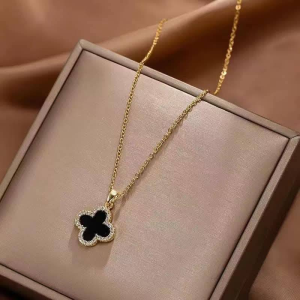 WE 4055 = 四叶草锁骨链 Four-Leaf Clover Clavicle Necklace