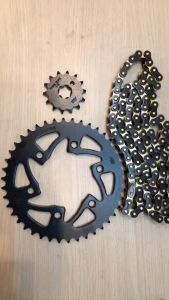 NHÔNG SÊN DĨA(NHÔNG XÍCH ĐĨA) PRO-BIKE THÁI CNC CHO EXCITER 150 RÁP LÊN ZIN THEO XE