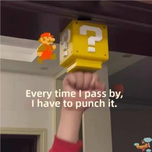 Mario Sound-Emitting Brick Light