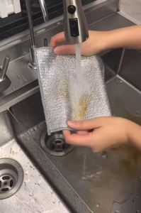 ผ้าขัดล้างจานเส้นลวดโลหะ รุ่นพิเศษ ล้างสะอาด ขจัดคราบง่าย ไม่ต้องเปลืองแรง ใช้ได้นานและคุ้ม