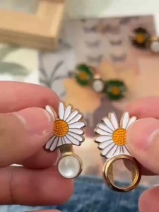 Pant Waist Tighteners Adjustable Daisy Shaped Jean Button Pins for Loose Jeans