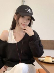 Shoulder Bared Oversized Sweatshirt: A Perfect Spring New Slimming Outerwear