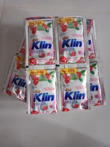 SOKLIN CAIR SO KLIN LIQUID 500 20ml 1 renteng 12 sachet