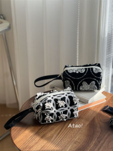 Black Embroidered Portable Mobile Phone Bag Handheld Small Cloth Bag Cosmetic Bag New Chinese Style Handbag Casual Simple Style