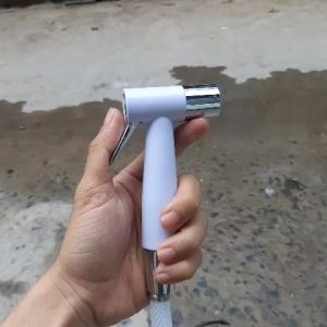 [Trọn bộ vòi xịt vệ sinh] đầu vòi xịt hình đầu búa dây nhựa cấp nước dài 120cm gác gài nhựa ốc vít tắc kê