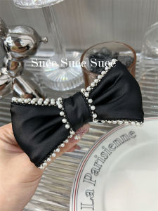 ริบบิ้นโบว์ผีเสื้อขนาดใหญ่พร้อมปุ่มไข่มุกผ้าซาตินสีพื้นสไตล์ไฮเอนด์ ริบบิ้นยางยืดสำหรับตกแต่งผม