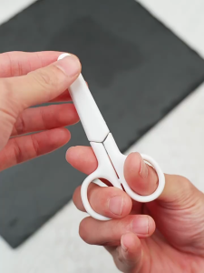 Kéo Cắt Giấy Mini LILA KEOTRANG09 Có Nắp Đậy Bảo Vệ Dụng Cụ Học Sinh Văn Phòng Phẩm