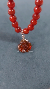 Chuỗi đeo cổ choker đá Mã Não màu đỏ sẫm VIP size hạt 6.3 li phối charm mặt dây đá chạm hoa hồng sang trọng | Hoa Minh Gem