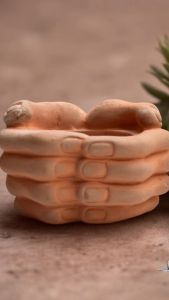 Chậu Đất Nung Hình Bàn Tay Khoanh - Gốm Sứ Sân Vườn - GSSV