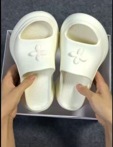 รองเท้าแตะผู้หญิง เสริมส้น สูง 9cm. วัสดุ EVA น้ำหนักเบา รองเท้า clogs พื้นนุ่มสบายเท้า มีกันลื่น ทรงสวย สีพื้นขับผิว แมทซ์ได้ทุกลุค #sy189